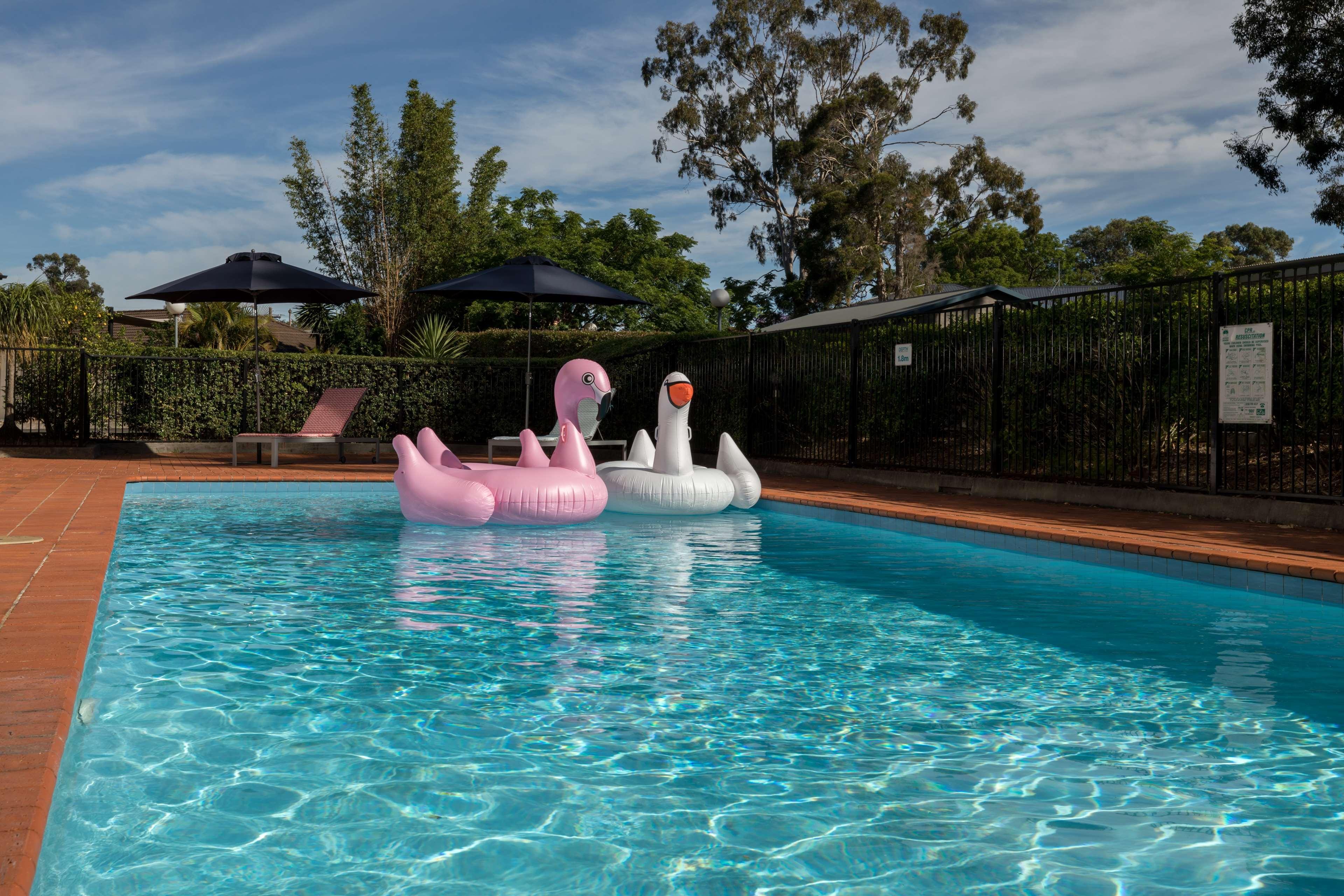 Rydges Bankstown Hotel Exterior photo